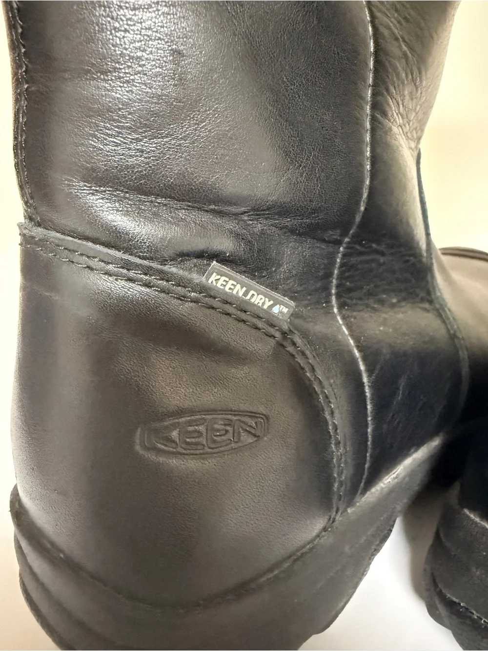 Keen Silverton black high boots. Keen dry and Keen warm.